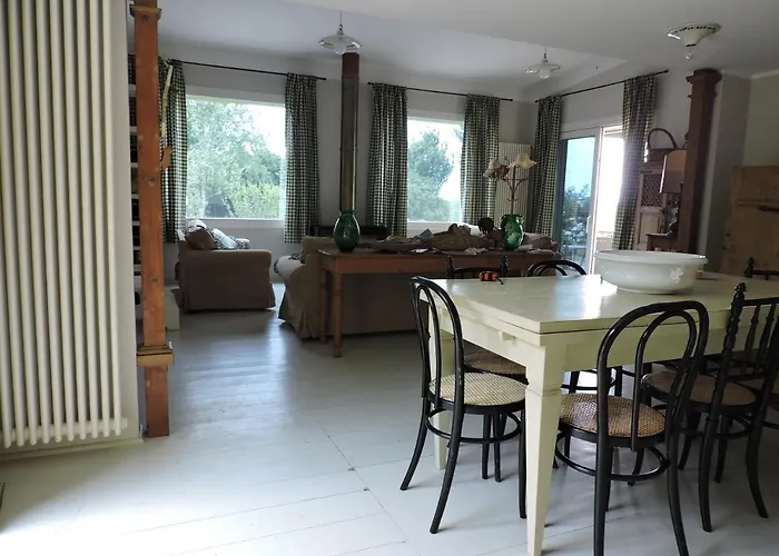 The Διαμέρισμα *